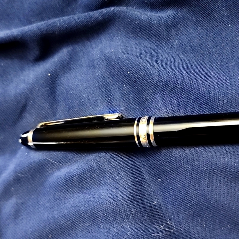 Mont Blanc Meisterstuck pen